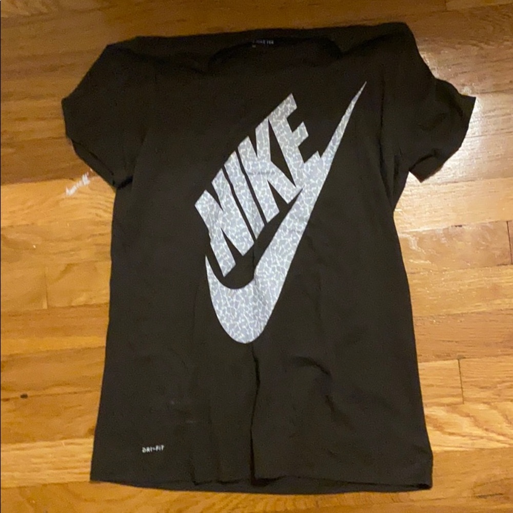 Nike t shirt (never worn)